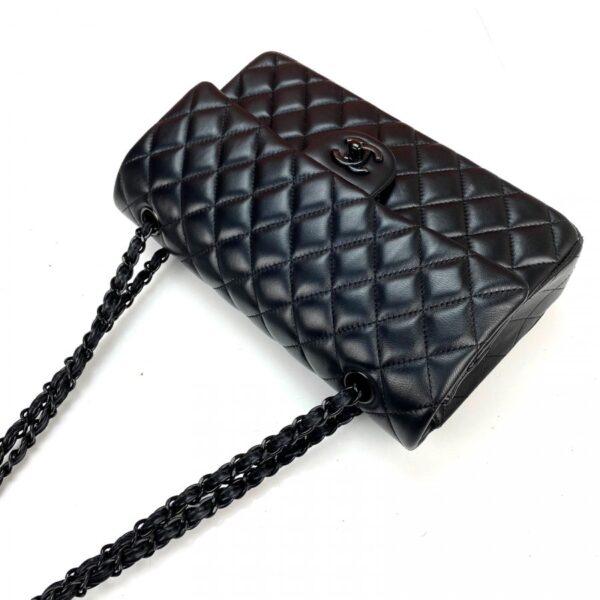 CHANEL Classic 2.55 Flap Bag – Orta Boy - Siyah Aksesuar - Görsel 8