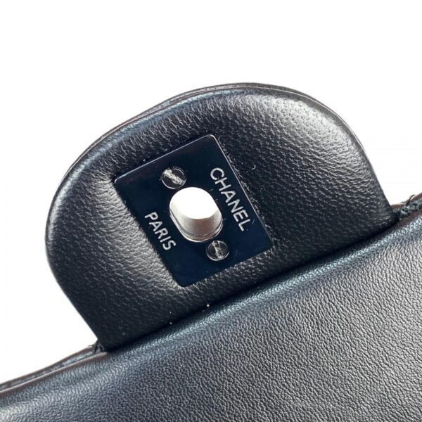 CHANEL Classic 2.55 Flap Bag – Orta Boy - Siyah Aksesuar - Görsel 7