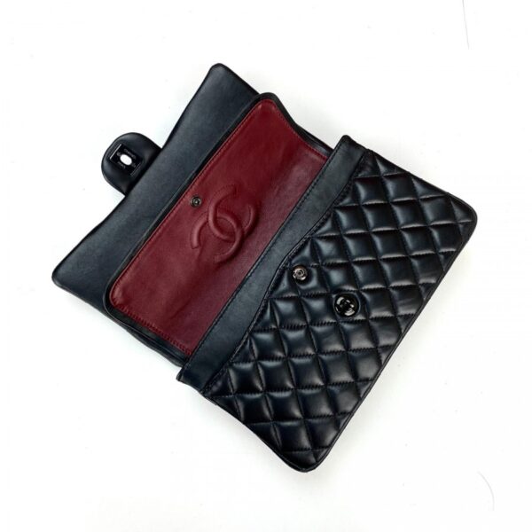 CHANEL Classic 2.55 Flap Bag – Orta Boy - Siyah Aksesuar - Görsel 4
