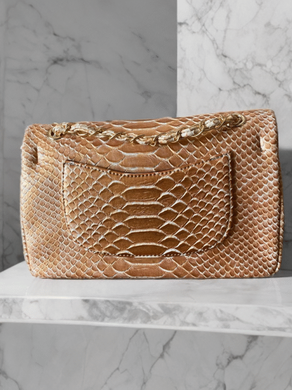 Chanel 2.55 Classic Flap Bag – Gold Alligator Desenli - Görsel 2