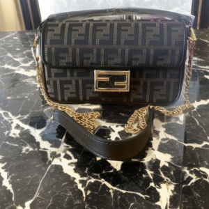 Fendi Baguette FF Monogram Omuz Çantası – Kahverengi / Gold Detaylı