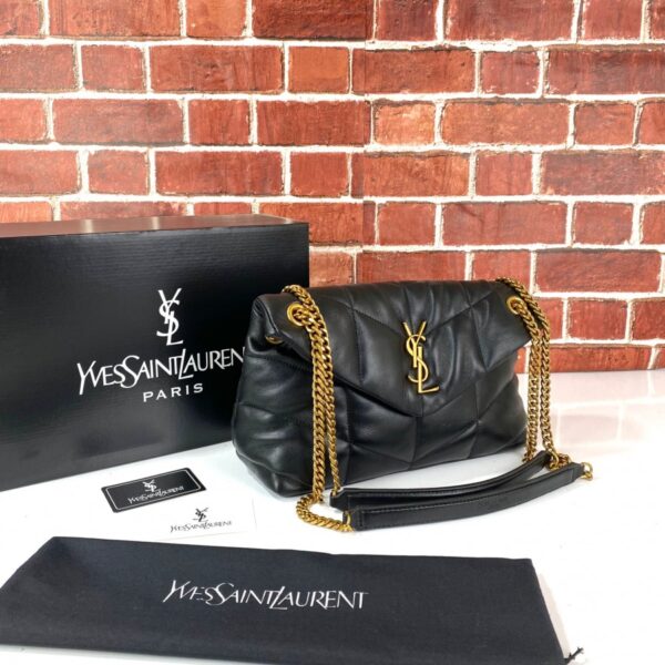 YSL Puffer Small Monogram Çanta – Siyah / Gold Aksesuar