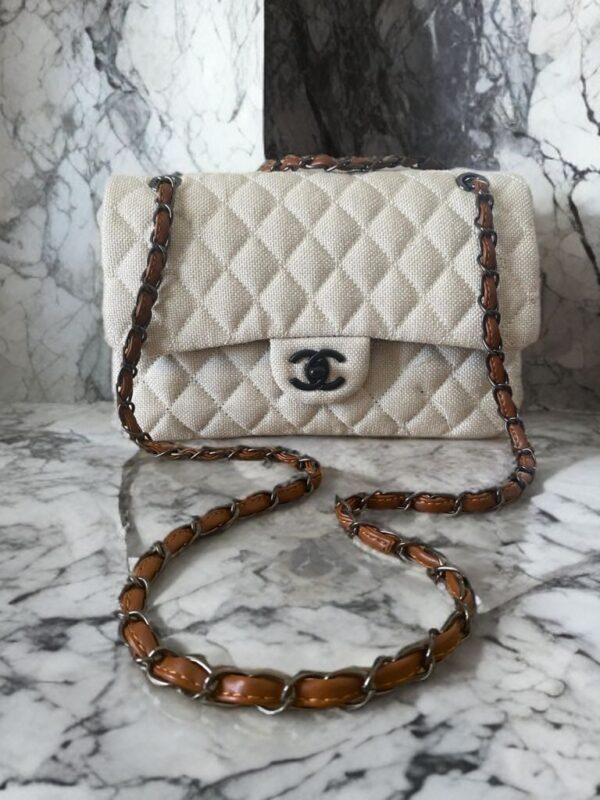 Chanel Classic Flap Bag – Keten Bej / Kahverengi Zincir Askılı
